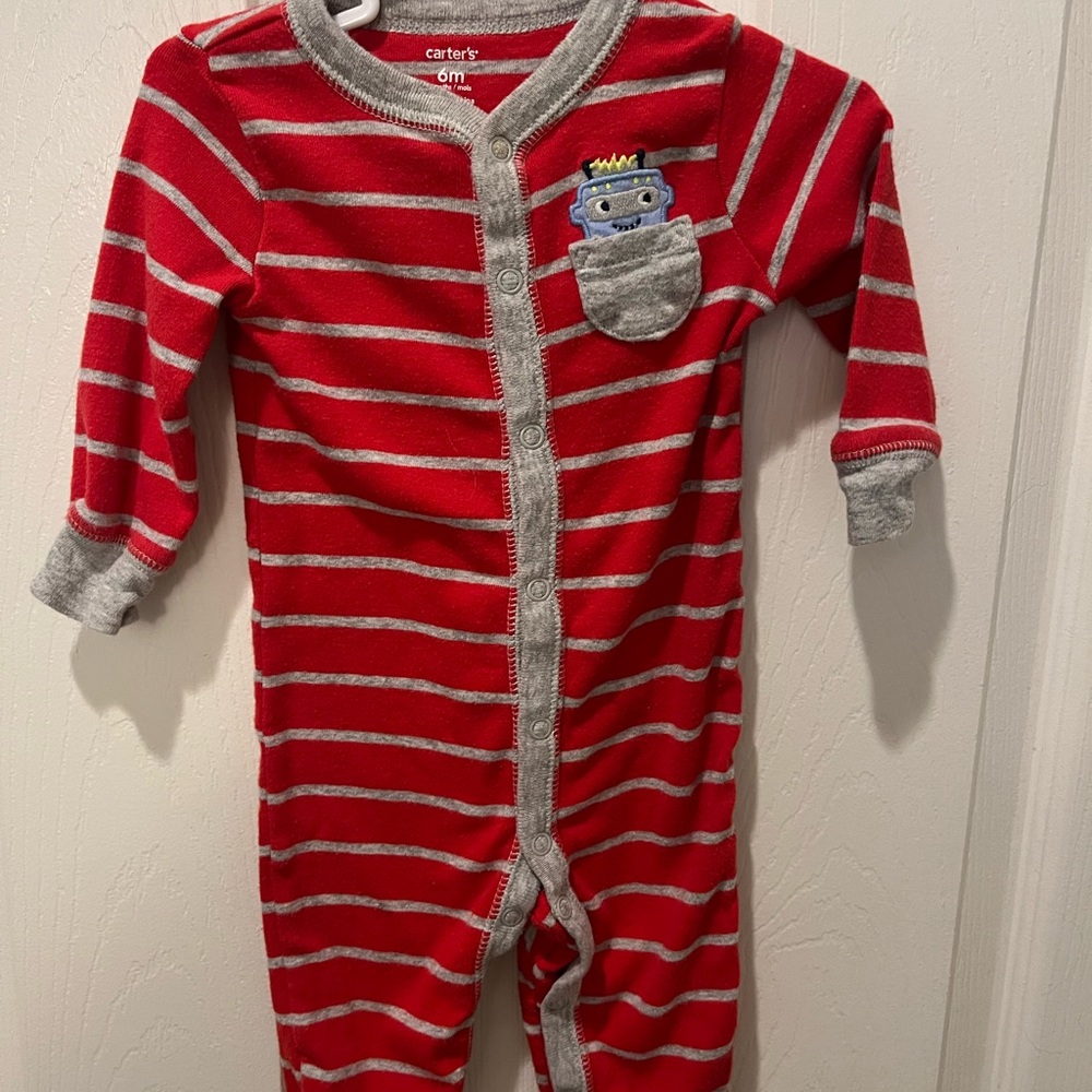 ❤️ 5 for $15 Bundle: Carter’s Robot Footie Pajamas – 6M Red Striped